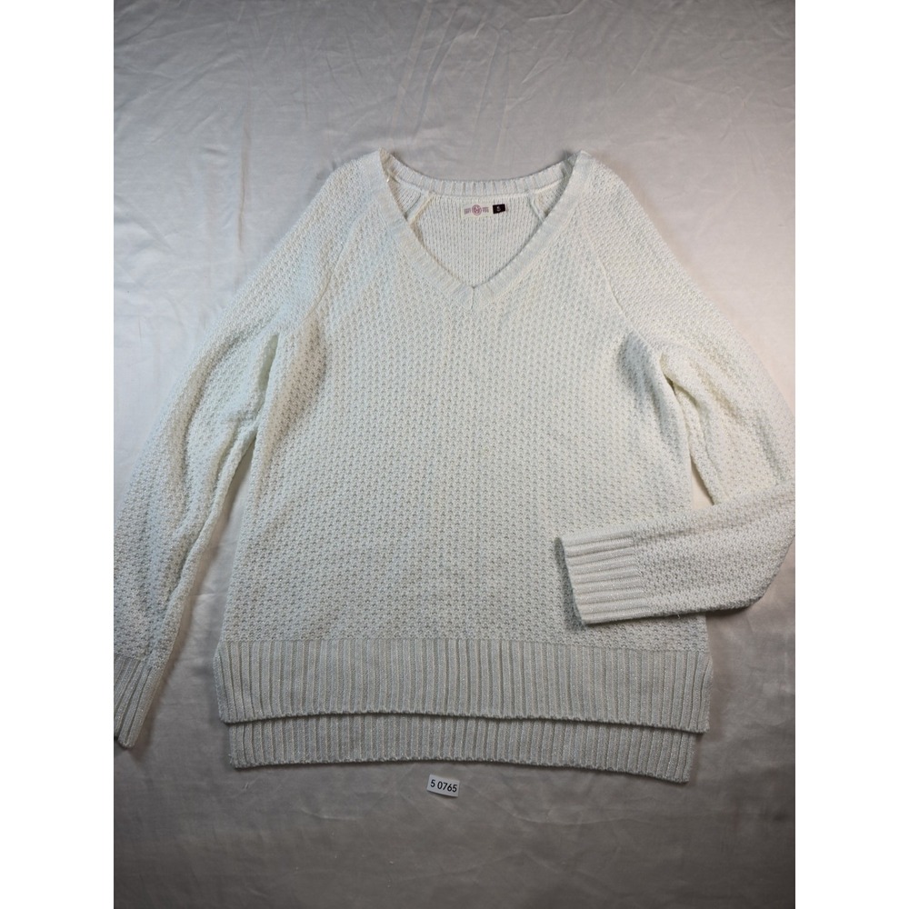 SO Brand Soft White Sweater Soft Pullover Sze XL Shimmer Stretchy Relaxed Fit